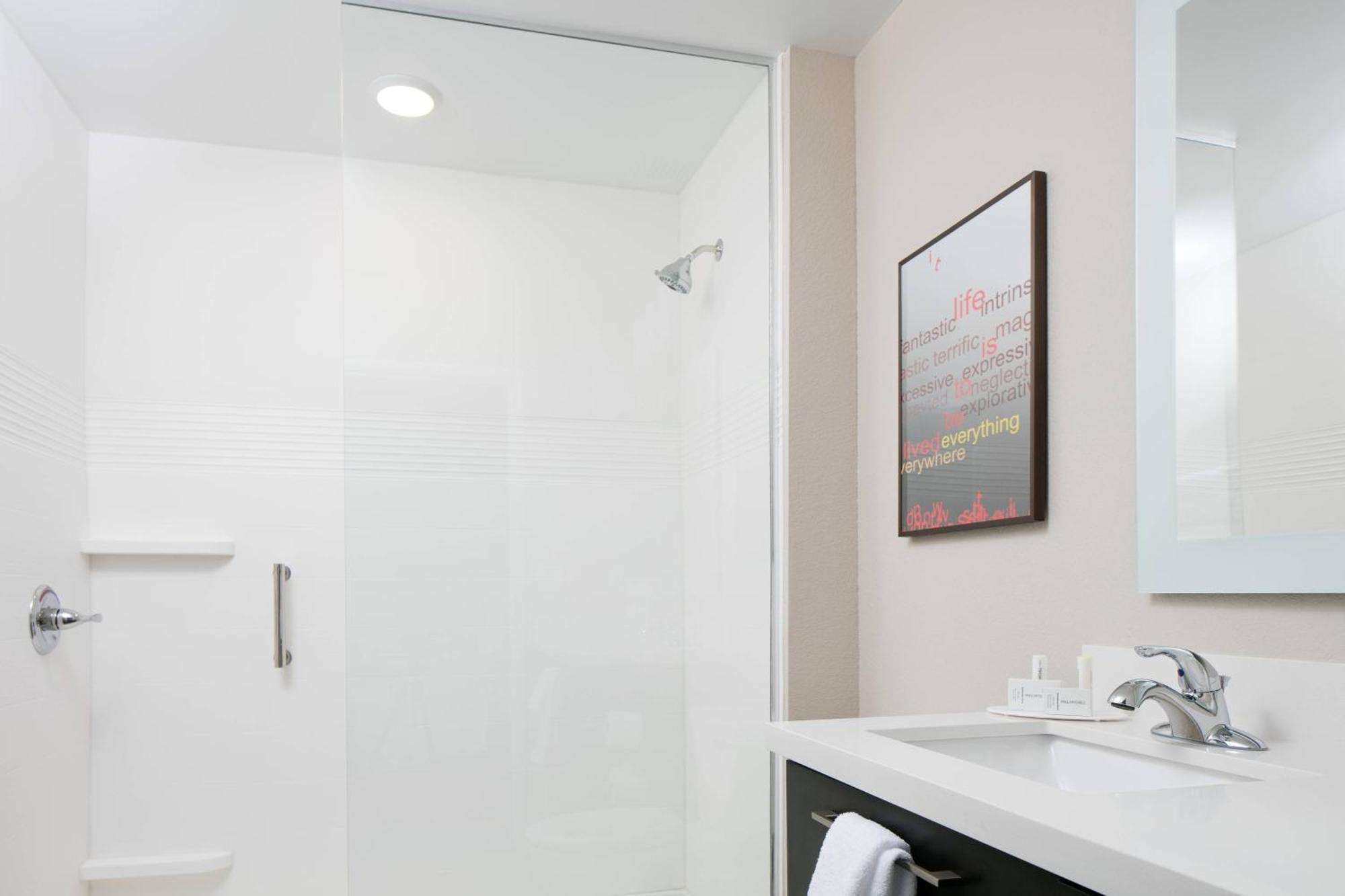 Towneplace Suites By Marriott Kansas City Airport Bagian luar foto