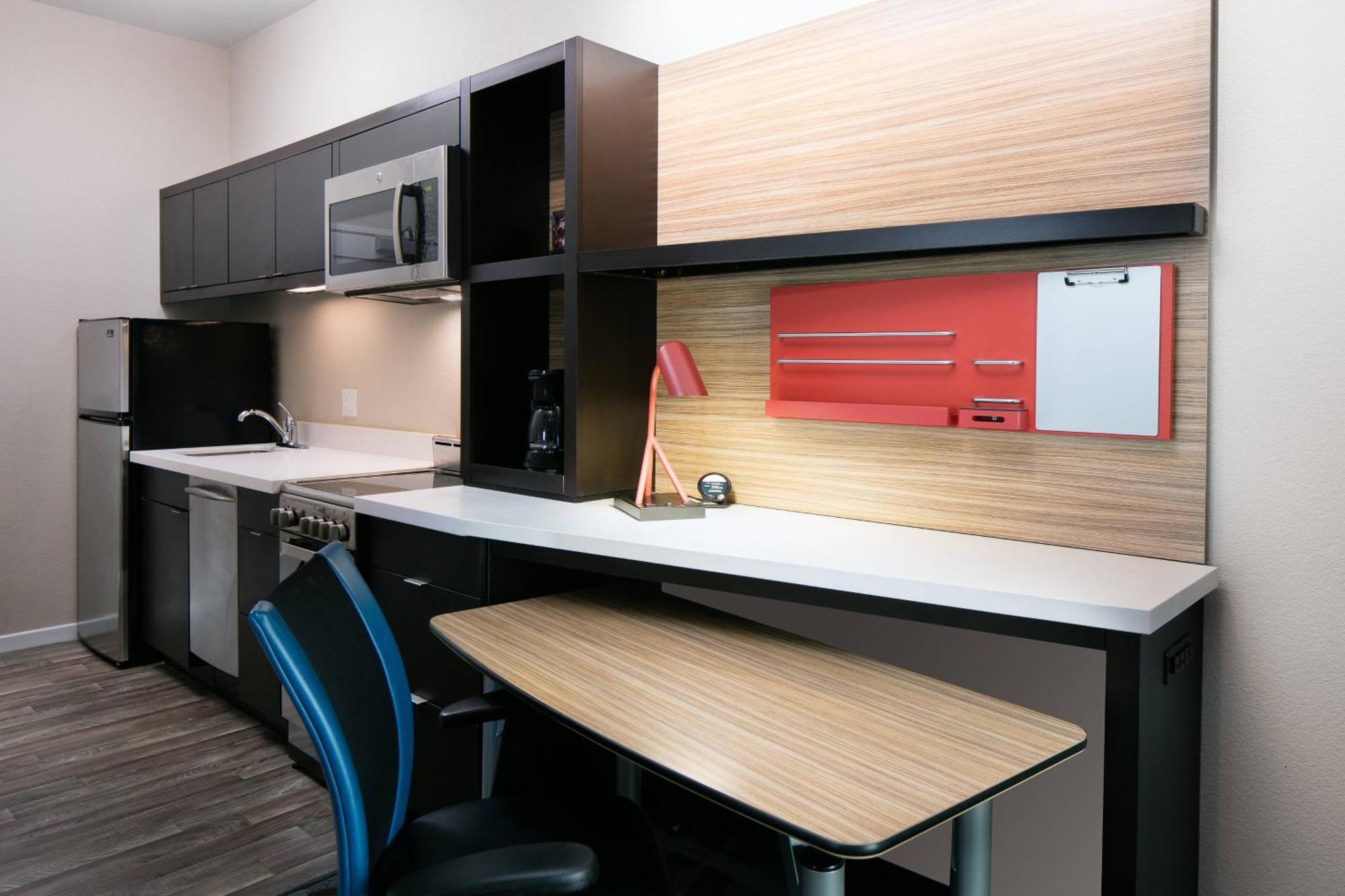 Towneplace Suites By Marriott Kansas City Airport Bagian luar foto