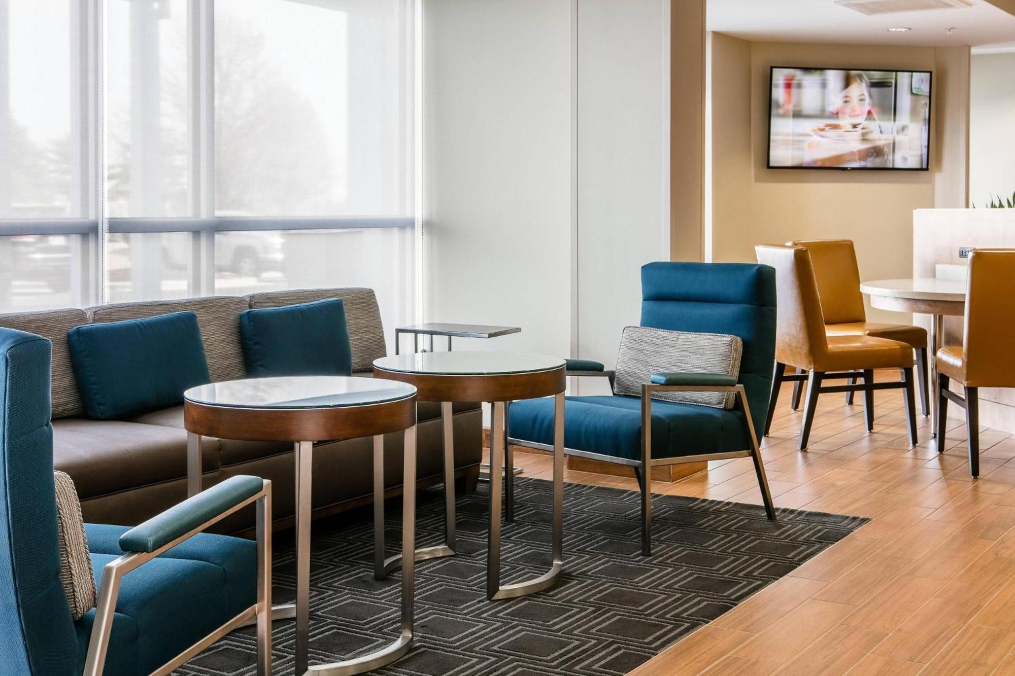 Towneplace Suites By Marriott Kansas City Airport Bagian luar foto