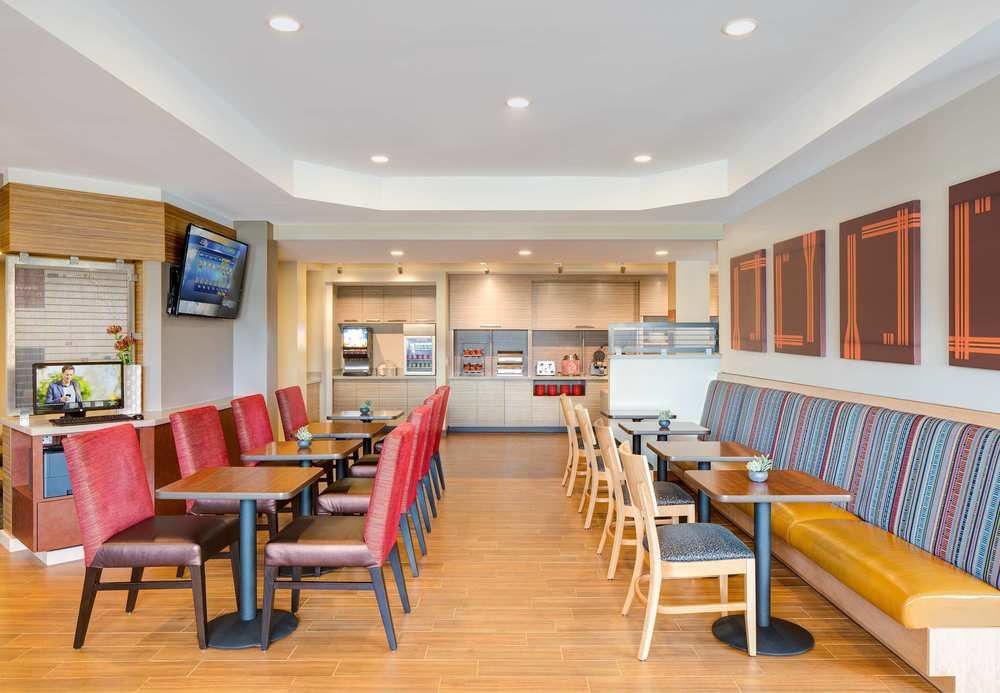 Towneplace Suites By Marriott Kansas City Airport Bagian luar foto